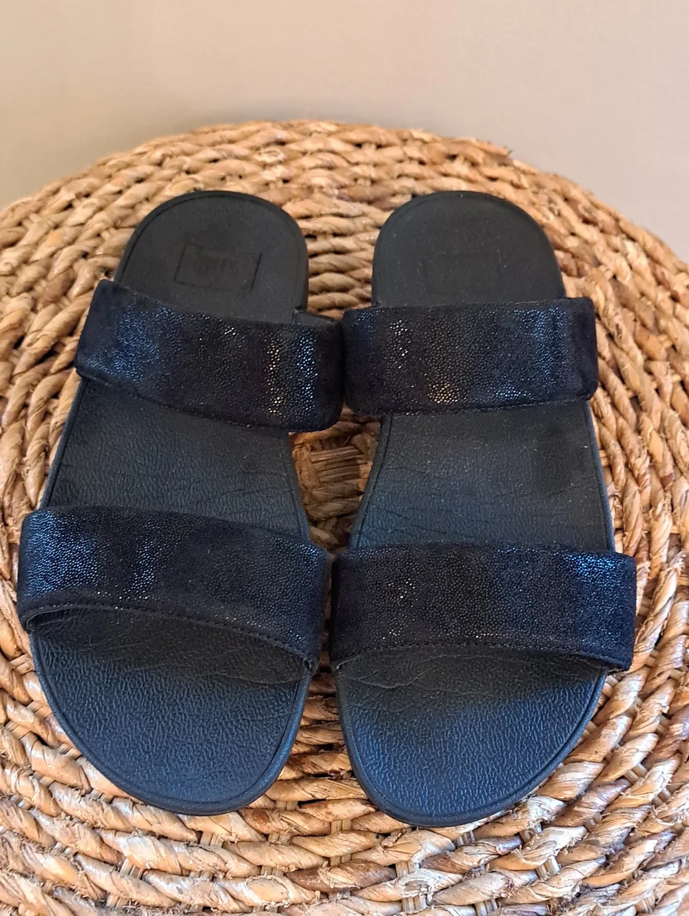 Fitflop Womens Lulu Summer/Athleisure Shimmerlux Suede Slide Sandals 7